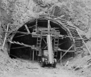 Parkway_tunnel_construction